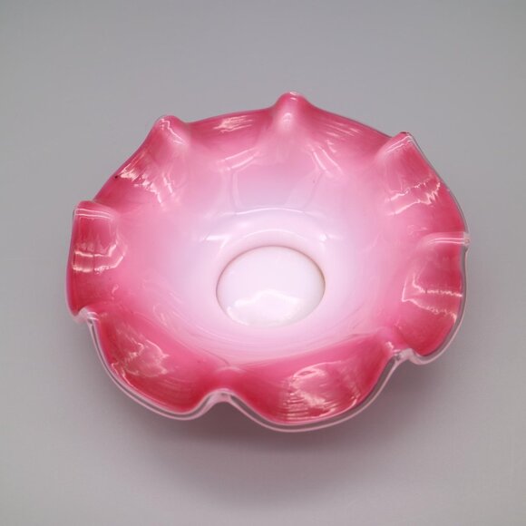 Antique Victorian Pink Cased Glass Ruffled Berry Bowls (Set of 4) - Picture 4 of 11